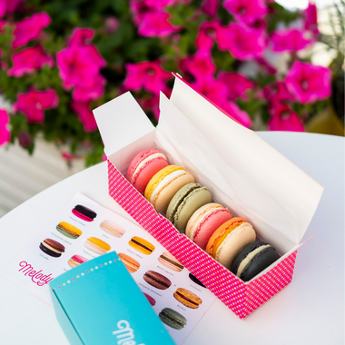 Zestaw 6 makaroników w eleganckim pudełku